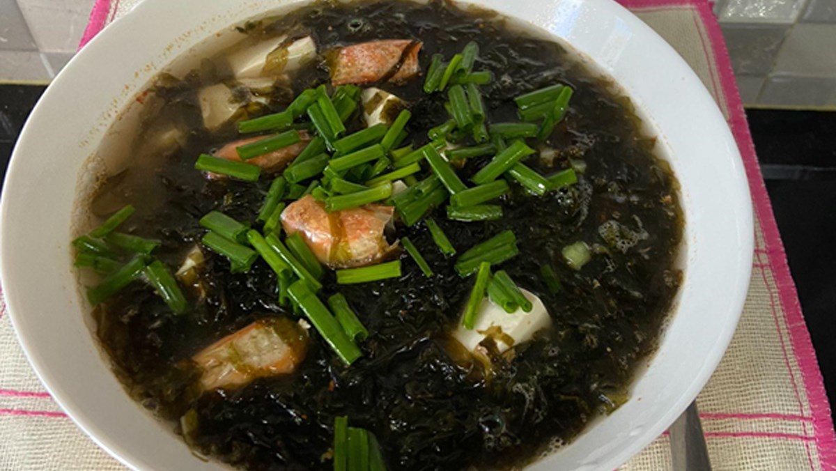 Canh rong biển đậu hũ non